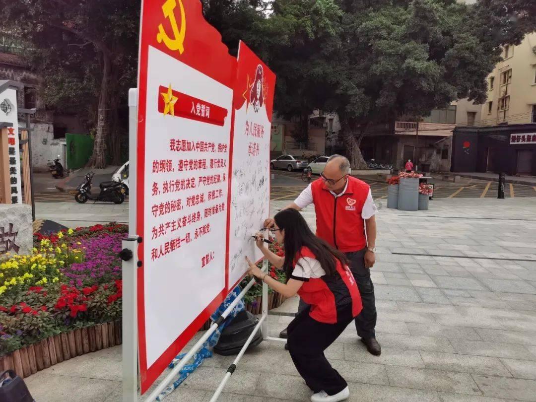 记者：西汉姆与曼城商谈租借菲利普斯，曼城未要求强制买断